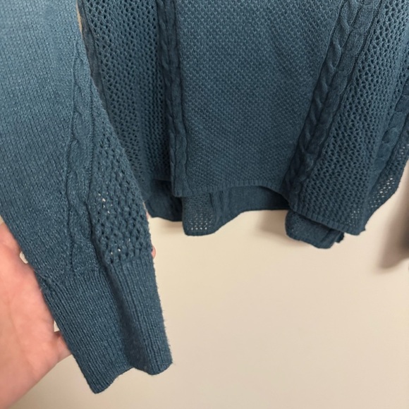 2/20 American Eagle Ombré Cable Knit Sweater - Women’s Small - Picture 4 of 7